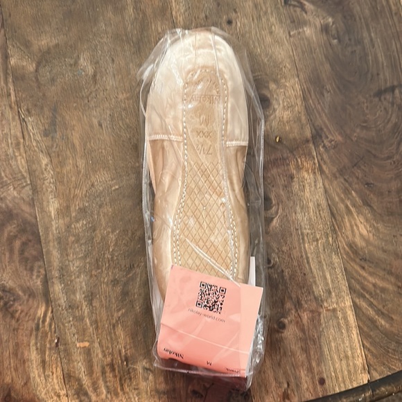 Brand new 3007 Nikolay pointe shoes (71/2, XXX, M) - Picture 2 of 16